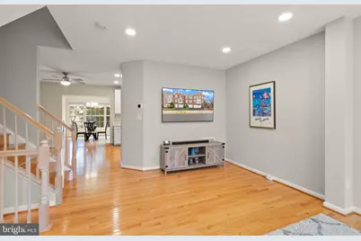 25213 Dunvegan Square, Chantilly, VA 20152 - Photo 8