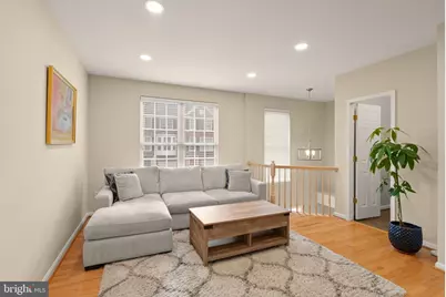 25213 Dunvegan Square, Chantilly, VA 20152 - Photo 6