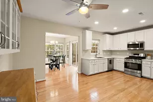 25213 Dunvegan Square, Chantilly, VA 20152 - Photo 12