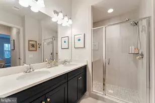 19006 Coral Reef Sq, Leesburg, VA 20176 - Photo 16