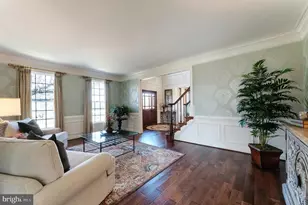 19746 Willowdale Pl, Ashburn, VA 20147 - Photo 8