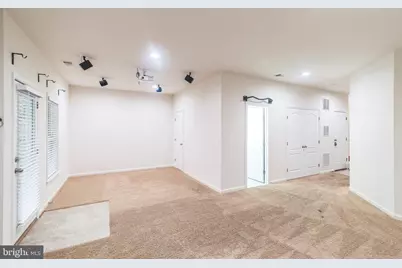 42385 Trellis Square, Brambleton, VA 20148 - Photo 4