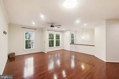 42385 Trellis Square, Brambleton, VA 20148 - Photo 8