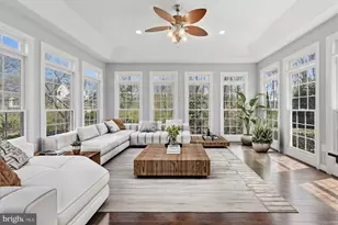 25770 Mayville Ct, Chantilly, VA 20152 - Photo 4