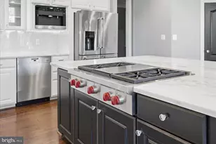 25770 Mayville Ct, Chantilly, VA 20152 - Photo 14