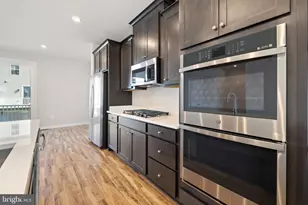 42580 Pitlochry Ter, Sterling, VA 20166 - Photo 2