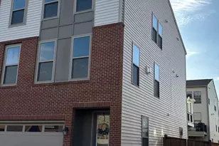 42407 Dogwood Glen Square, Sterling, VA 20166 - Photo 2