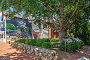 407 S King St, Leesburg, VA 20175 - Photo 98