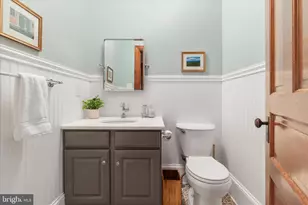 407 S King St, Leesburg, VA 20175 - Photo 26