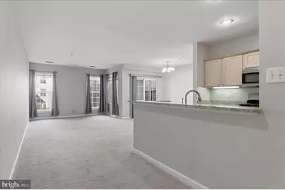 25300 Lake Mist Square #202, Chantilly, VA 20152 - Photo 4