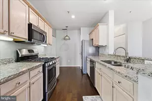 25300 Lake Mist Square, Chantilly, VA 20152 - Photo 12