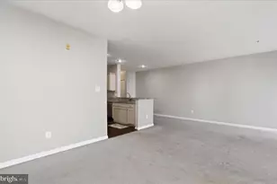 25300 Lake Mist Square, Chantilly, VA 20152 - Photo 8