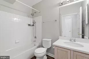 25300 Lake Mist Square, Chantilly, VA 20152 - Photo 24