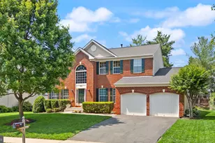 828 Anthony Ct SE, Leesburg, VA 20175 - Photo 4