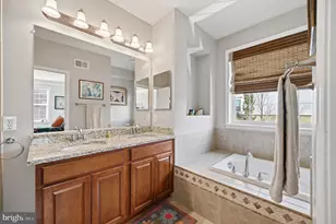 19416 Coppermine Sq, Leesburg, VA 20176 - Photo 18