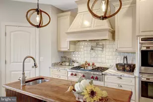 36169 Silcott Meadow Pl, Purcellville, VA 20132 - Photo 8