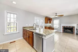 36 Aldridge Ct, Sterling, VA 20165 - Photo 12