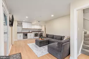 237 Roanoke Dr SE, Leesburg, VA 20175 - Photo 6