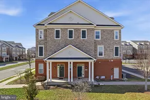 21179 Ashburn Heights Dr, Ashburn, VA 20148 - Photo 4