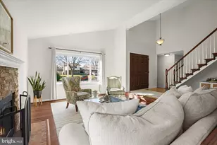 102 Evergreen St, Sterling, VA 20164 - Photo 4