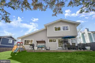 102 Evergreen St, Sterling, VA 20164 - Photo 34