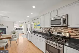 102 Evergreen St, Sterling, VA 20164 - Photo 16