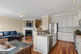 20660 Muddy Harbour Square, Sterling, VA 20165 - Photo 16