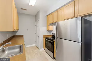 42539 Mayflower Terrace, Brambleton, VA 20148 - Photo 6