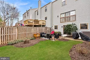 27 Haxall Ct, Sterling, VA 20165 - Photo 40