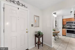 27 Haxall Ct, Sterling, VA 20165 - Photo 4