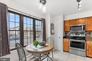 27 Haxall Ct, Sterling, VA 20165 - Photo 14