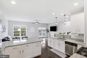 25349 Wakestone Park Terrace, Chantilly, VA 20152 - Photo 8