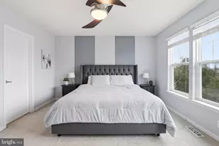 25349 Wakestone Park Terrace, Chantilly, VA 20152 - Photo 20