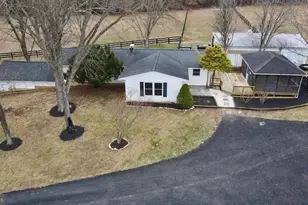 39362 Rickard Rd, Lovettsville, VA 20180 - Photo 2