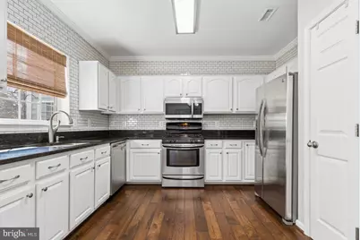 25462 Upper Clubhouse Drive, Chantilly, VA 20152 - Photo 2