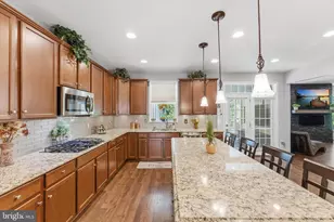 24618 Salmon River Pl, Aldie, VA 20105 - Photo 8