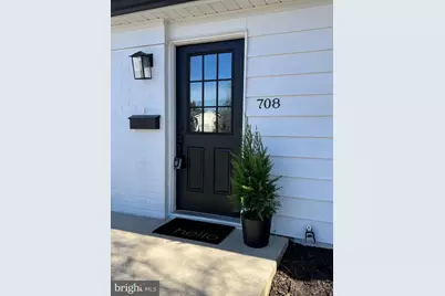 708 W Jasper Court, Sterling, VA 20164 - Photo 4