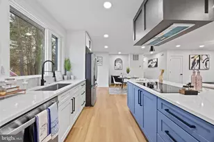 708 W Jasper Ct, Sterling, VA 20164 - Photo 22