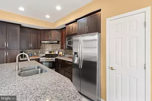 42496 Legacy Park Dr, Brambleton, VA 20148 - Photo 16