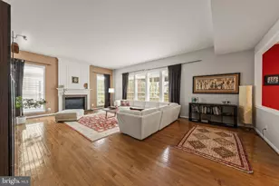 43774 Brownburg Pl, Chantilly, VA 20152 - Photo 4