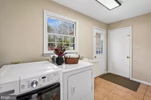 14351 Rosefinch Cir, Leesburg, VA 20176 - Photo 36