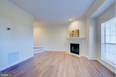 676 Gateway Drive SE #804, Leesburg, VA 20175 - Photo 4