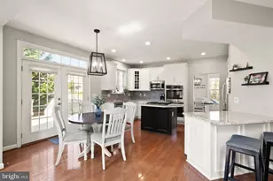 22879 Courtland Park Dr, Brambleton, VA 20148 - Photo 20