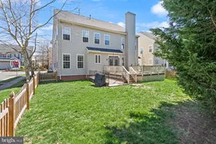 22879 Courtland Park Dr, Brambleton, VA 20148 - Photo 76