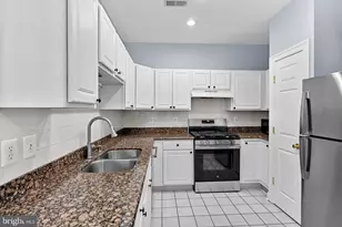 46353 Villa Square, Potomac Falls, VA 20165 - Photo 12