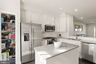 42582 Antonia Ter, Sterling, VA 20166 - Photo 6