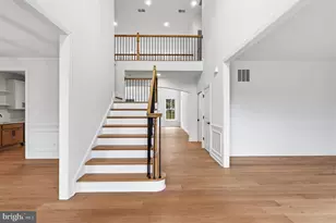 20285 Redrose Dr, Sterling, VA 20165 - Photo 8