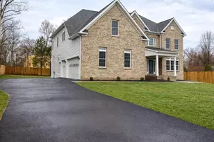 20285 Redrose Dr, Sterling, VA 20165 - Photo 4