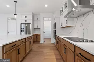 20285 Redrose Dr, Sterling, VA 20165 - Photo 26