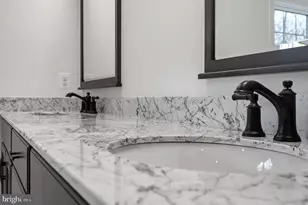 20285 Redrose Dr, Sterling, VA 20165 - Photo 46